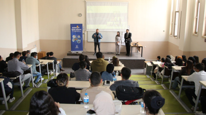 Dicle Elektrik’ten Üniversite öğrencilerine kariyer desteği