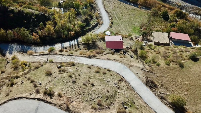 YOLÜSTÜ KÖYÜ BETON YOL ÇALIŞMASI TAMAMLANDI