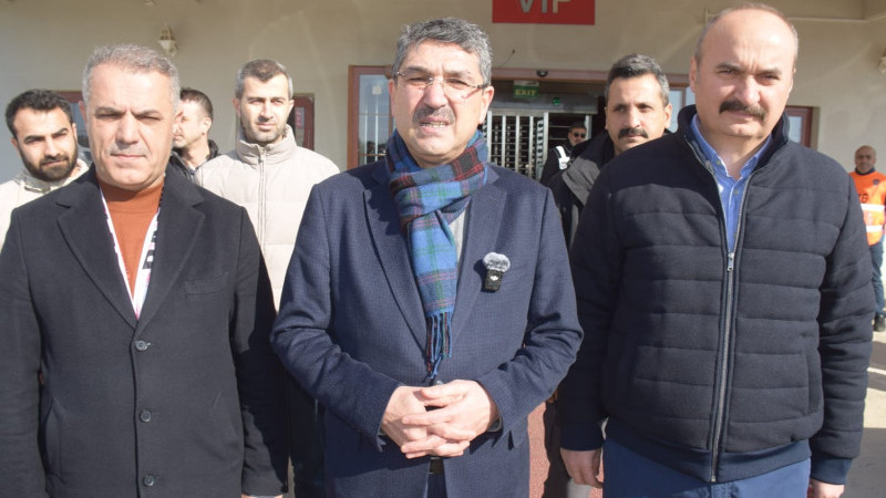 Nasıroğlu’ndan taraftara çağrı : “Sahamız kapanmasın, tahriklere kapılmayalım”