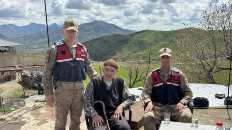 JANDARMADAN SASON’DA ANLAMLI ZİYARETLER