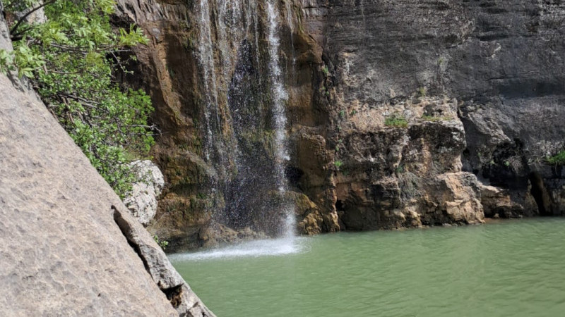 SASON, İLKBAHARDA DOĞAL GÜZELLİKLERİYLE BÜYÜLÜYOR