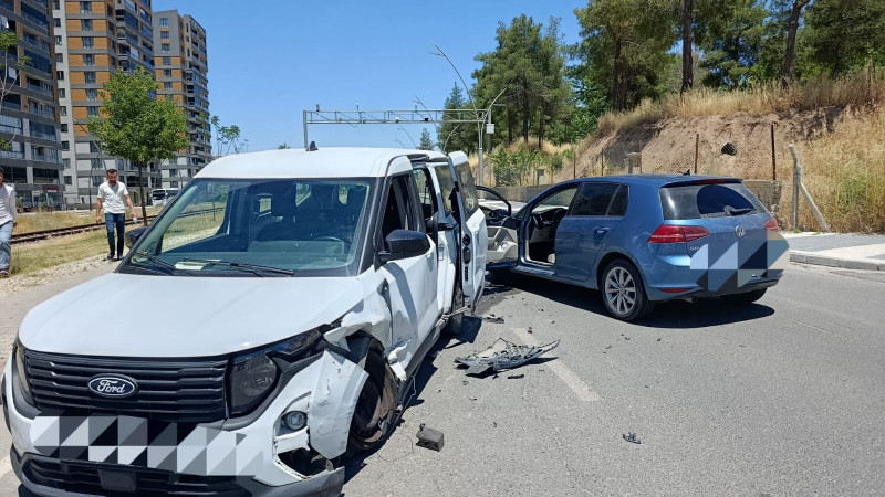 ÇAMLITEPE'DE MADDİ HASARLI KAZA