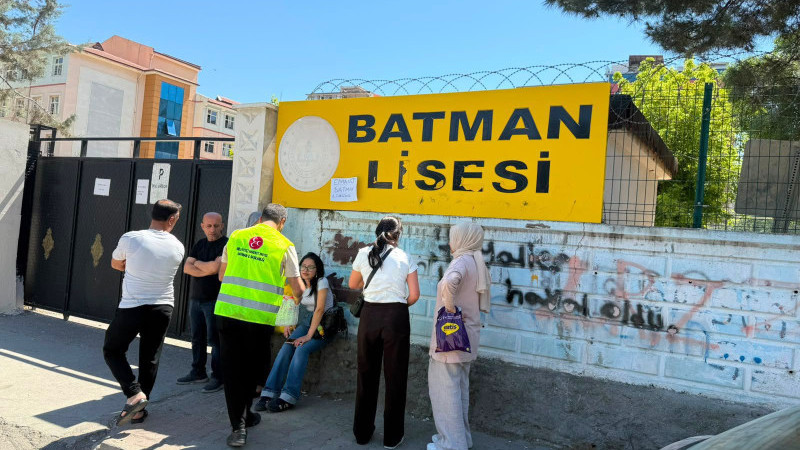 MHP’DEN VELİLERE SU İKRAMI