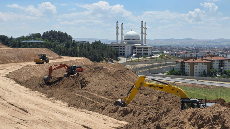 YENİ VALİLİK YERLEŞKESİ ÇEVRESİNDE HUMMALI ÇALIŞMA