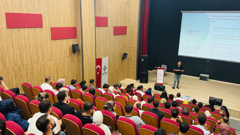 BATMAN MODELİ GENÇLERLE BULUŞTU