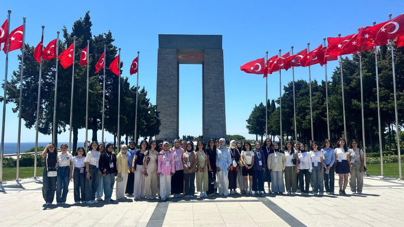 228 BATMANLI ÇANAKKALE'Yİ GEZDİ
