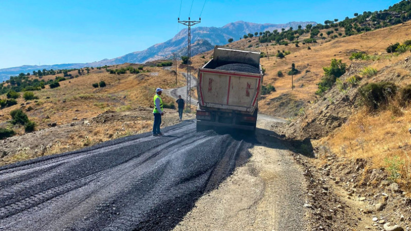 KÖY YOLLARINDA BAKIM SEFERBERLİĞİ