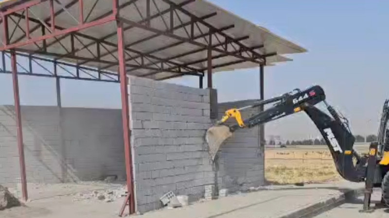 RUHSATSIZ KAÇAK DÜKKAN YIKILDI