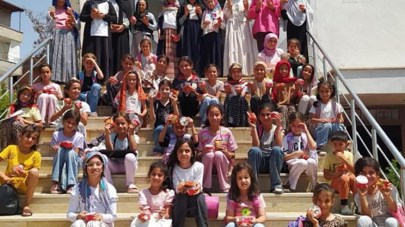 YAZ KUR'AN ÖĞRENCİLERİNE TATLI SÜRPRİZ