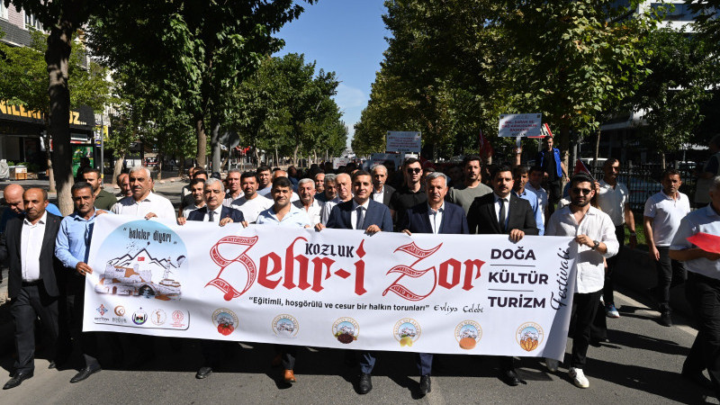 FESTİVAL COŞKUSU KORTEJ YÜRÜYÜŞÜYLE BAŞLADI