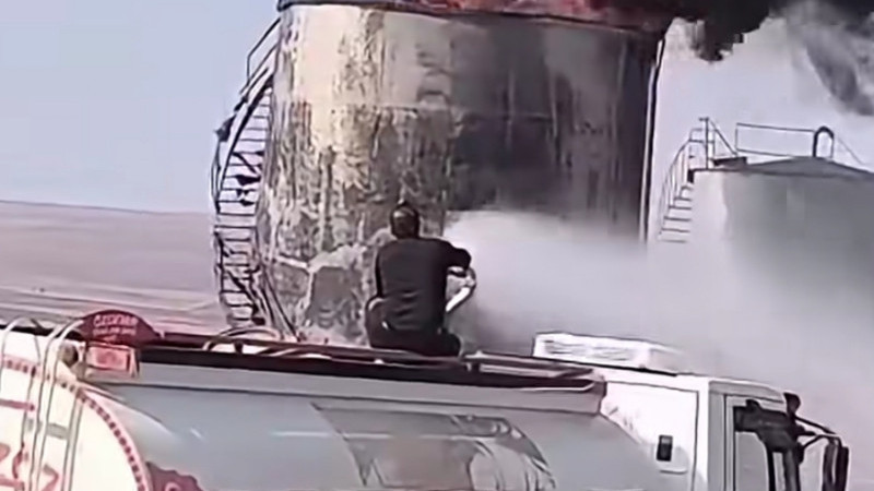 GARZAN’DA PETROL TANKINDA YANGIN : 2 İŞÇİ YARALANDI