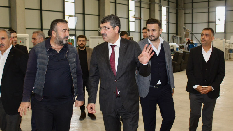AK PARTİ HEYETİNDEN SANAYİCİLERE ZİYARET