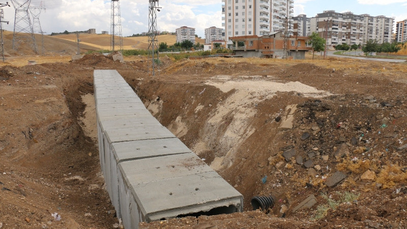 Menfez çalışması tamamlanarak yağmur suyu hattı kışa hazırlandı