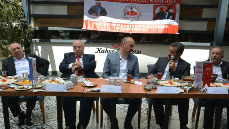 ‘TÜM PARTİLERE EŞİT MESAFEDEYİZ’