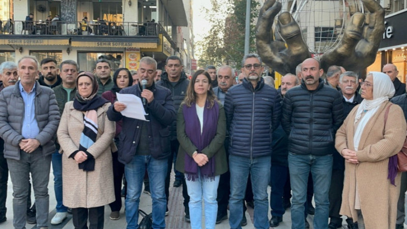 GÜLİSTAN'DA BAHÇESARAY PROTESTOSU