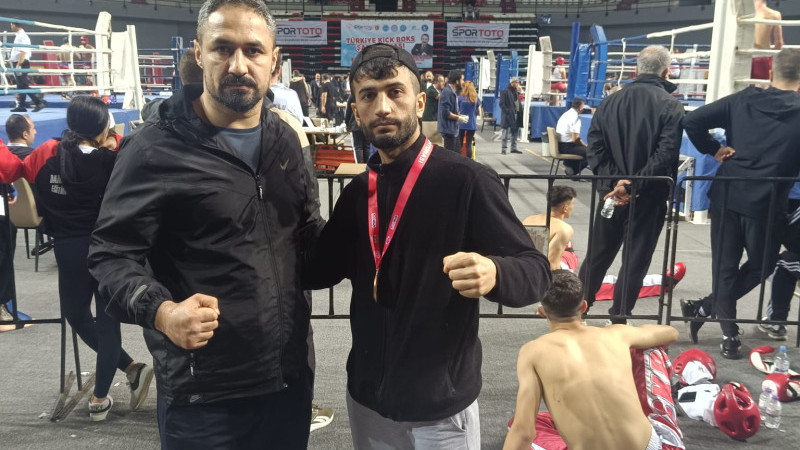 Rezan Akay Kick-Boks’ta Türkiye üçüncüsü oldu