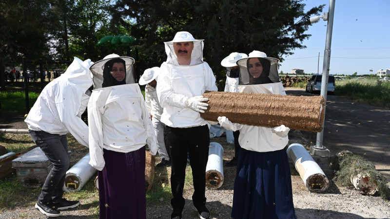 Çiftçilere 570 adet arılı sepet kovanı dağıtıldı