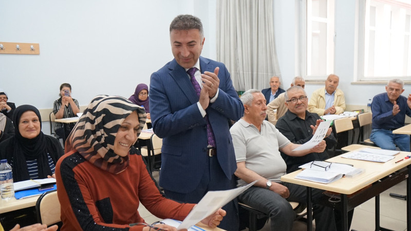 60 Yaş üstü öğrencilere ingilizce dersi