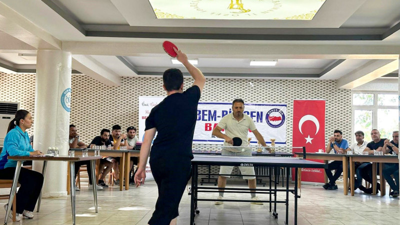 MASA TENİSİ TURNUVASINDA ÖDÜLLER VERİLDİ