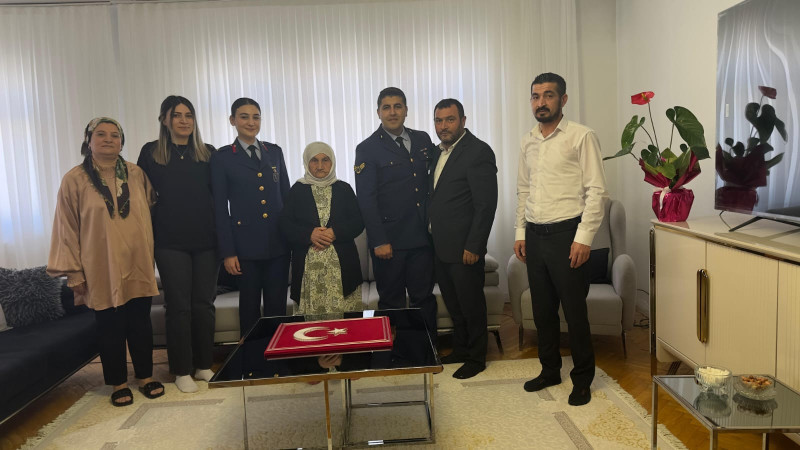 Anneler Gününde şehit ailelerine anlamlı ziyaret