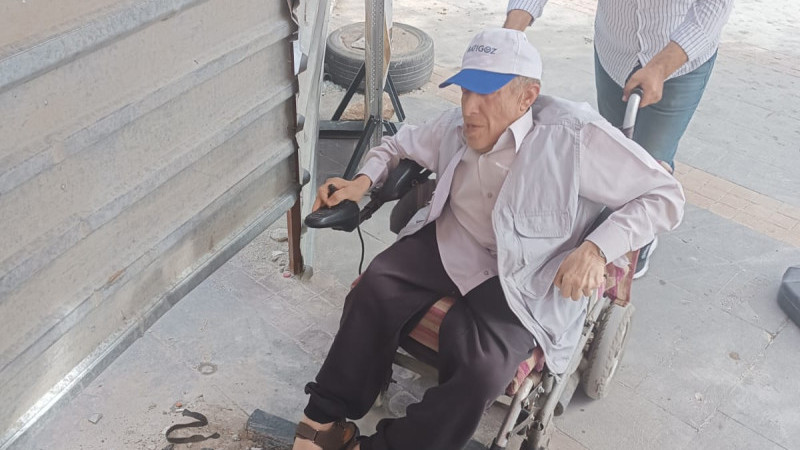GÖNÜLLERİ ISITAN YARDIM ELİ