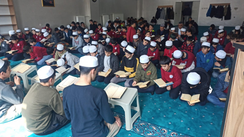 Gazi Anadolu İmam Hatip Lisesinden eğitime katkı