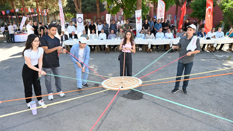 Gençlik piknikte; bahar şenliğine ilgi