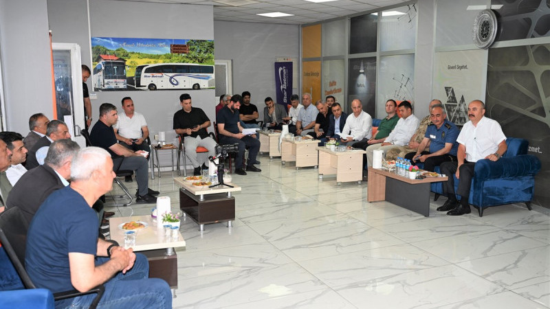 OTOBÜSLERDE EMNİYET KEMERİ ZORUNLU OLUYOR