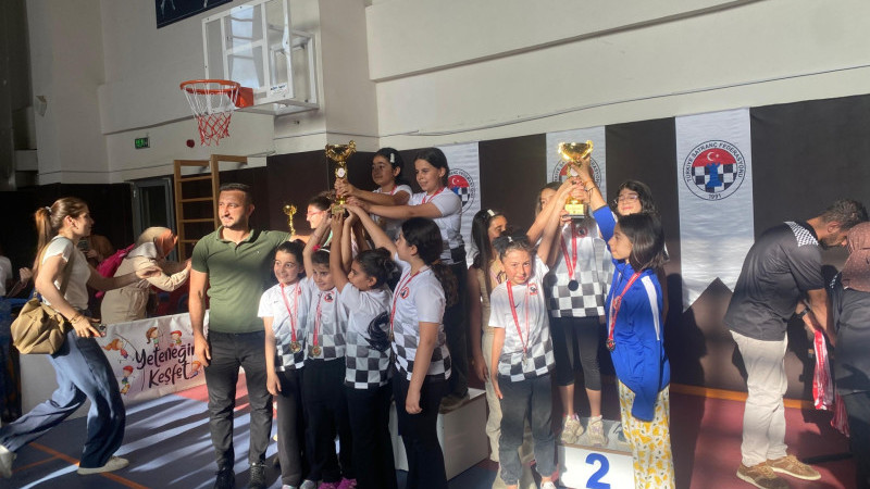 58 OKULDAN 301 SPORCULU SATRANÇ ŞAMPİYONASI