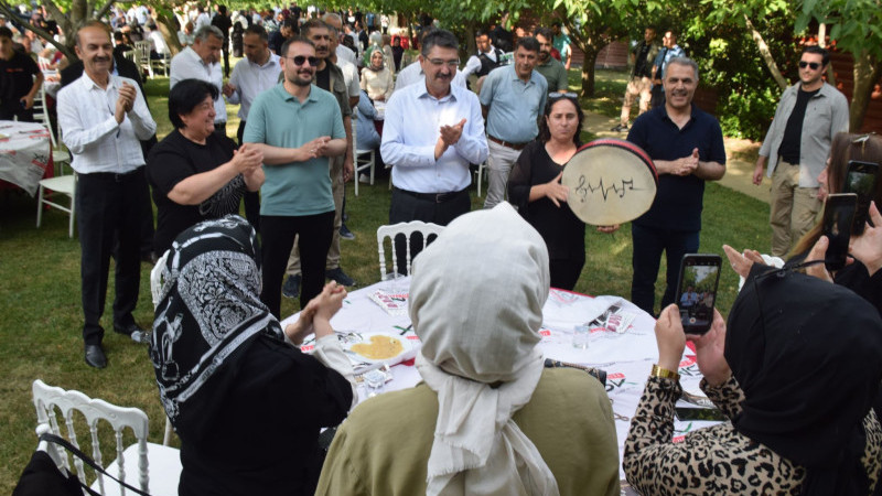 AK Parti Batman Teşkilatı Piknik Programında Buluştu
