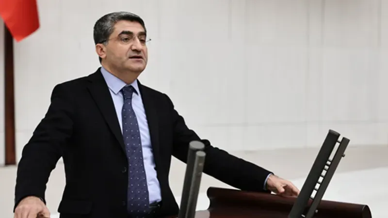 EKMEN, “KOMİSYON ODAĞINI KAYBETMEDEN HER KESİMİ KUCAKLAMALI”