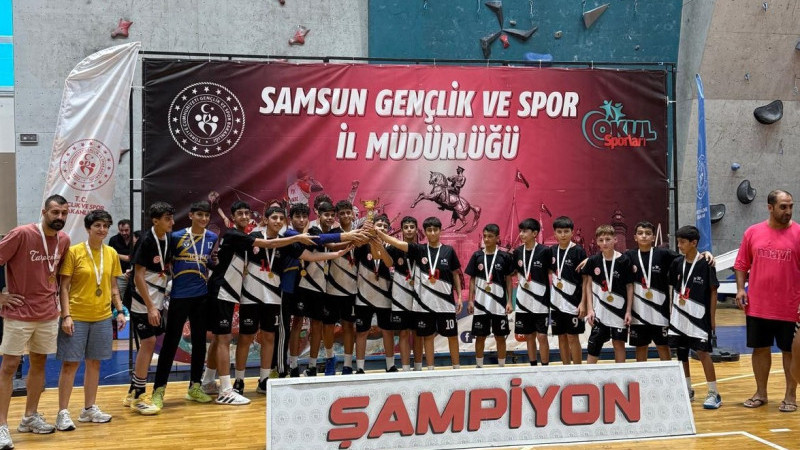 HENTBOL ERKEK TAKIMI TÜRKİYE ŞAMPİYONU OLDU