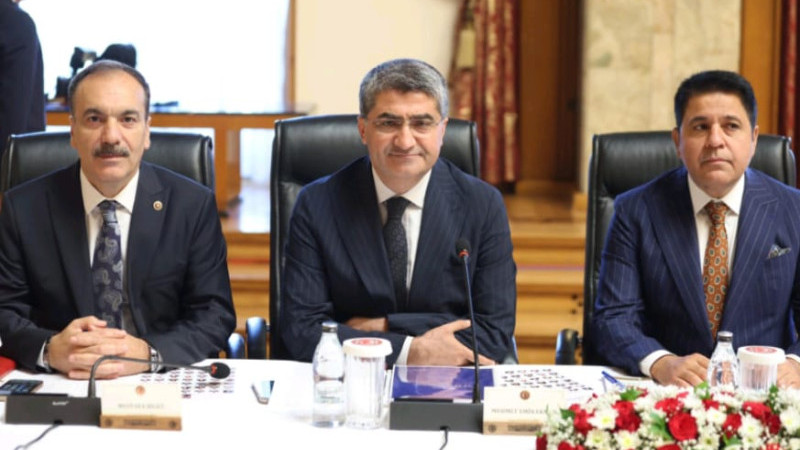 Ekmen, “Komisyonun gündemi herkes için adalet ve demokrasi olmalı”