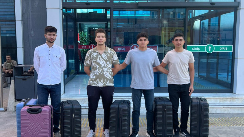 Üniversite öğrencilerine ‘Valizim Hazır’ desteği devam ediyor