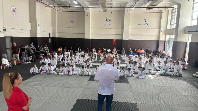 56 KARATECİ KUŞAK SINAVINI GEÇTİ