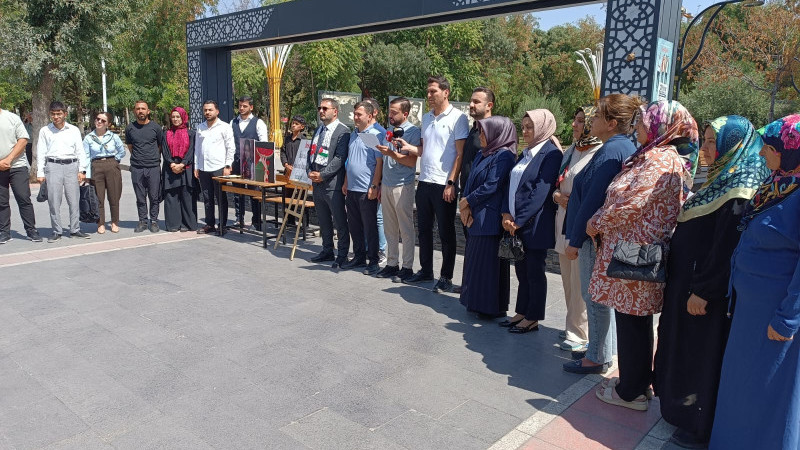AK Parti Gençlik Kolları, ''Gazze’de boş sıralar insanlığın utancıdır”