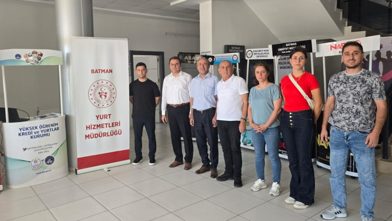 GENÇLİKTEN ÜNİVERSİTE ÖĞRENCİLERİNE SICAK KARŞILAMA