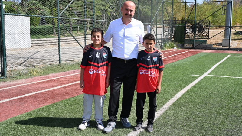 BİR ÇAĞRI, BİR SAHAYA DÖNÜŞTÜ