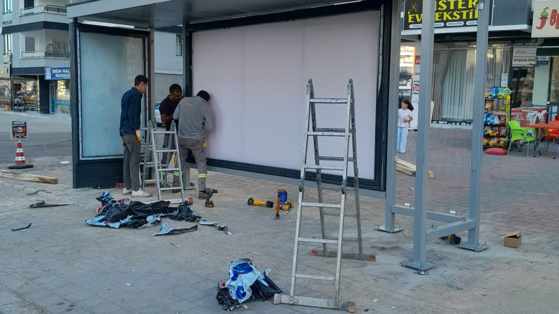 YENİ NESİL OTOBÜS DURAKLARININ KURULUMU BAŞLADI