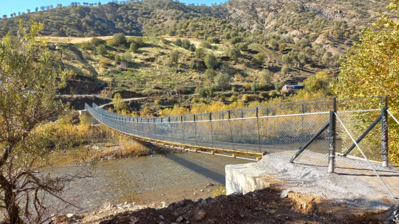 Dere engeli aşıldı Yolüstü Köyü güvenli geçişe kavuştu