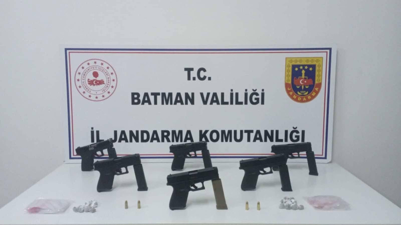 JANDARMADAN OSB’DE KAÇAK SİLAH OPERASYONU