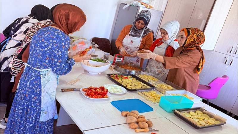 KADINLARA YÖNELİK AŞÇILIK KURSU DEVAM EDİYOR