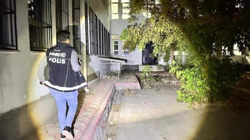 OKUL ÇEVRELERİNDE DENETİMLER DEVAM EDİYOR