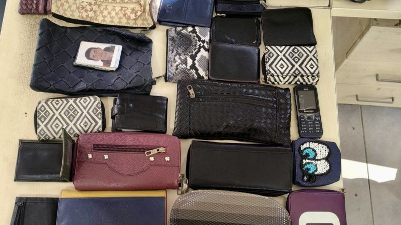 TOPLU ULAŞIMDA UNUTULAN EŞYALAR, SAHİPLERİNİ BEKLİYOR