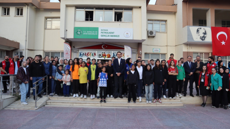 Vali Yardımcısı ve Kaymakam İmrak, gençlerle buluştu