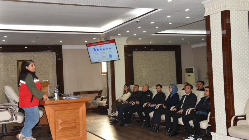Valilik personeline “Kadına Yönelik Şiddetle Mücadele” eğitimi