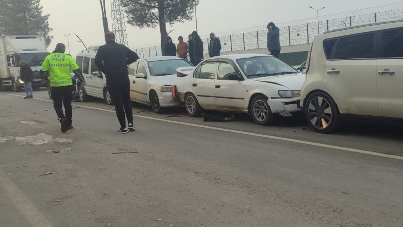 ÖZGÜRLÜK BULVARI’NDA ZİNCİRLEME KAZA