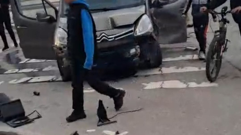 GÜLTEPE KAVŞAĞINDA MADDİ HASARLI KAZA