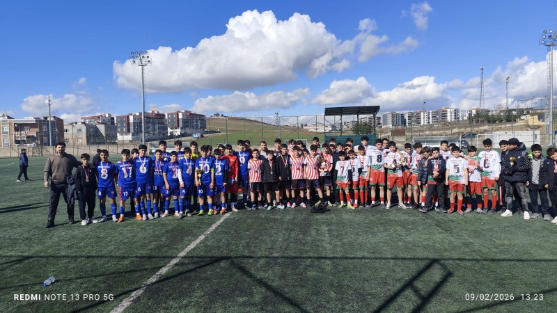 YILDIZ ERKEKLER FUTBOLUNDA ŞAMPİYON BORSA ORTAOKULU