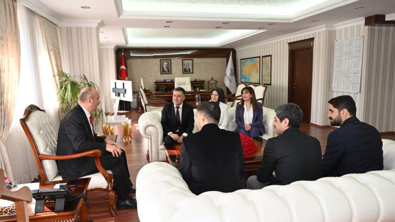 Sağlık Çalışanlarından Vali Canalp’e 14 Mart Tıp Bayramı ziyareti